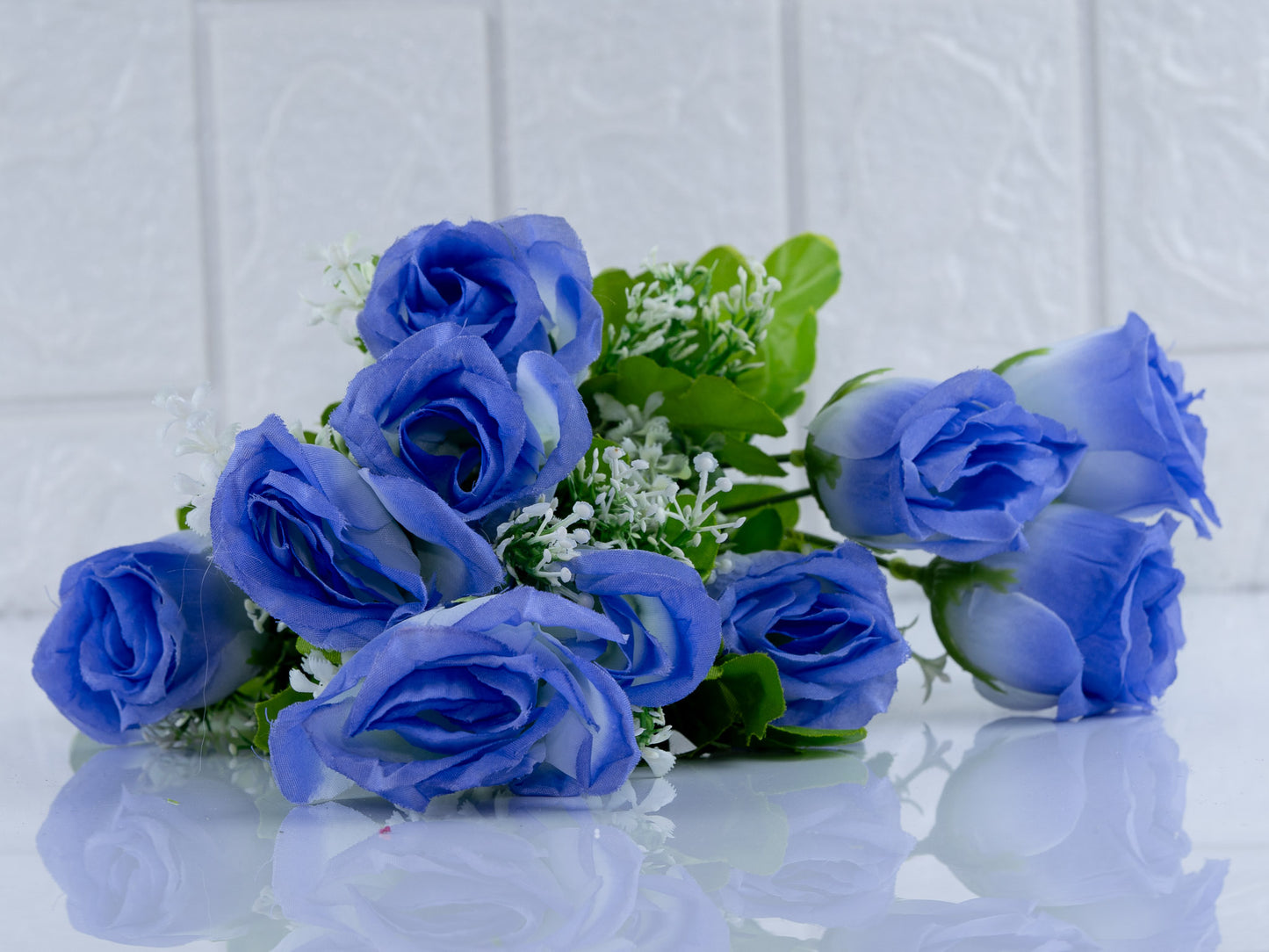 Dual blue white rose bunch